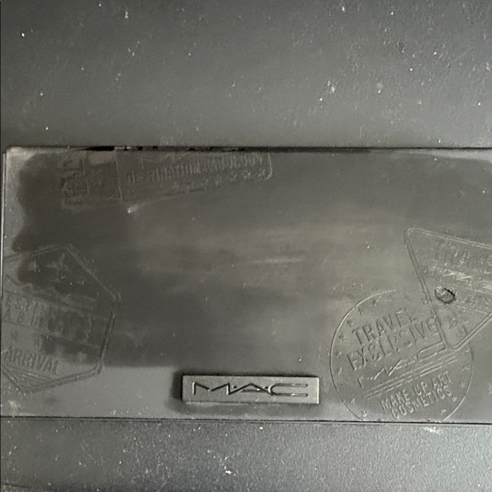 NWOB MAC Cosmetics Black Travel-Stamped Eyeshadow Palette Case - Picture 2 of 3